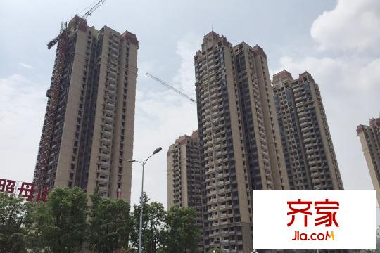 恒大照母山整體工程進(jìn)度實景（2015-5）