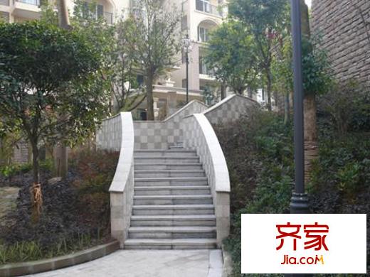 山語間愛尚實景圖