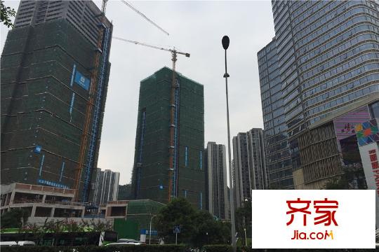 首創(chuàng)鴻恩國(guó)際生活區(qū)三期外景圖1、2號(hào)樓工程進(jìn)度圖（2015-9）