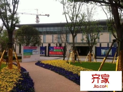 龍湖江與城純小鎮(zhèn)