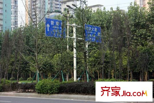興茂盛世北辰A區(qū)配套圖向左約500米路口指路牌