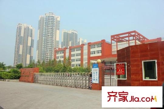 富力城河畔里周邊學校