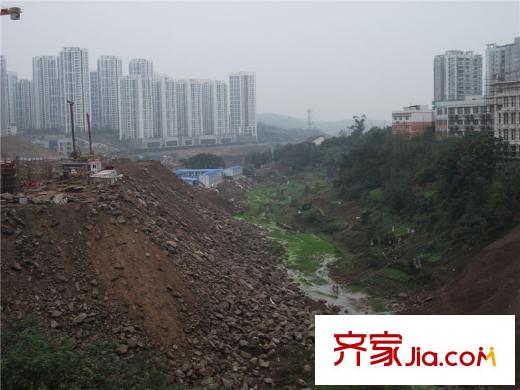 奧園水云間項(xiàng)目周邊工地