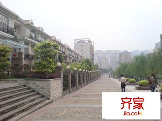 翠湖柳岸外景圖