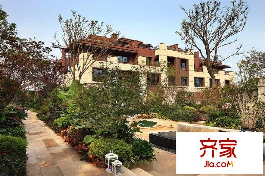 金科天宸項(xiàng)目示范區(qū)（2014.10.28）