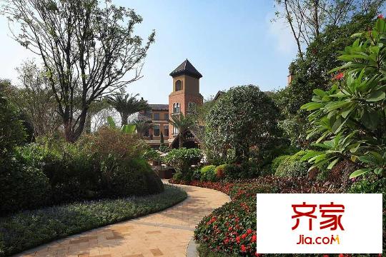 金科天宸項(xiàng)目示范區(qū)（2014.10.28）