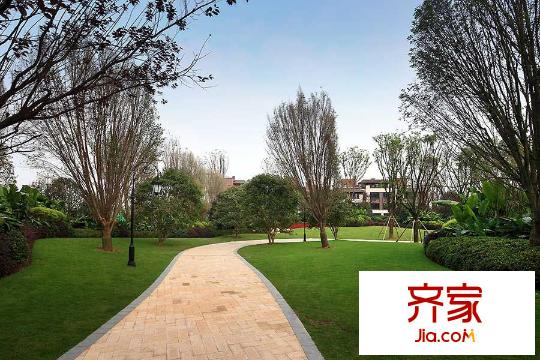 金科天宸項(xiàng)目示范區(qū)（2014.10.28）