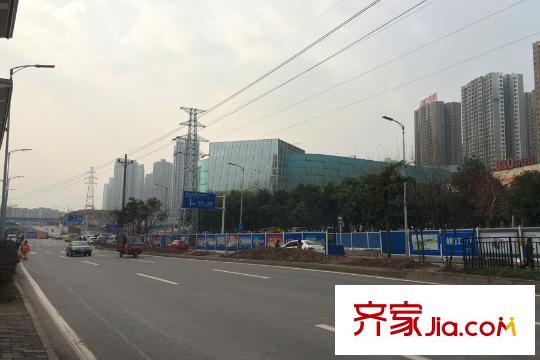 金易E世界南側(cè)道路