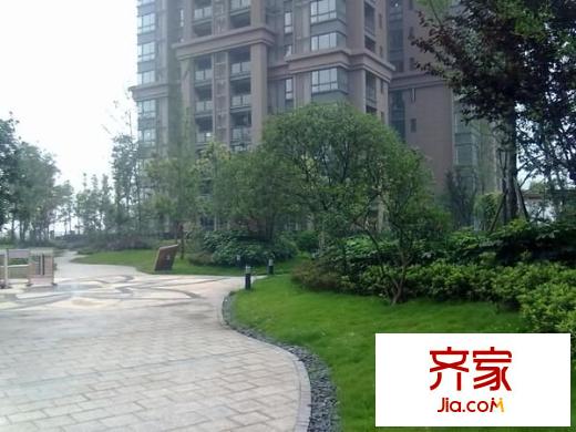 綠地翠谷勃朗廷外景圖 