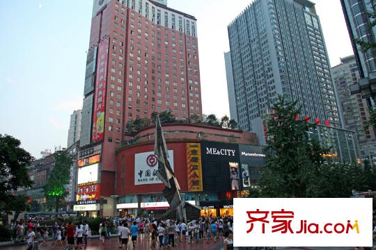 財(cái)信沙濱城市項(xiàng)目周邊配套三峽廣場(chǎng)