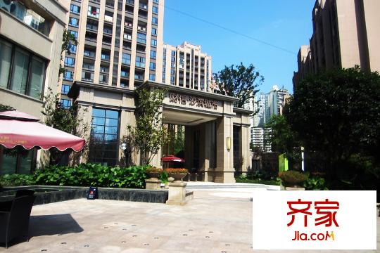財(cái)信沙濱城市項(xiàng)目小區(qū)大門