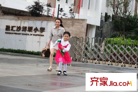 融匯溫泉城童話里項目內(nèi)部沙坪壩小學(xué)