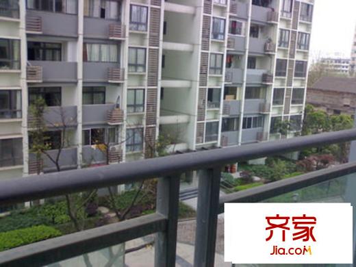 V8區(qū)外景圖
