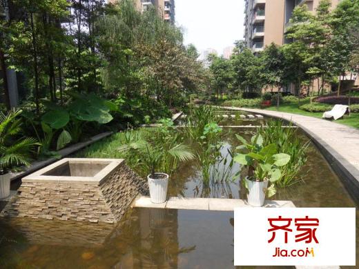 V8區(qū)外景圖