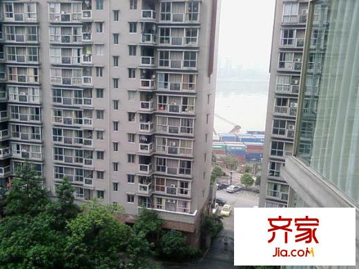 晉愉上江城外景圖