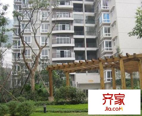 晉愉上江城外景圖