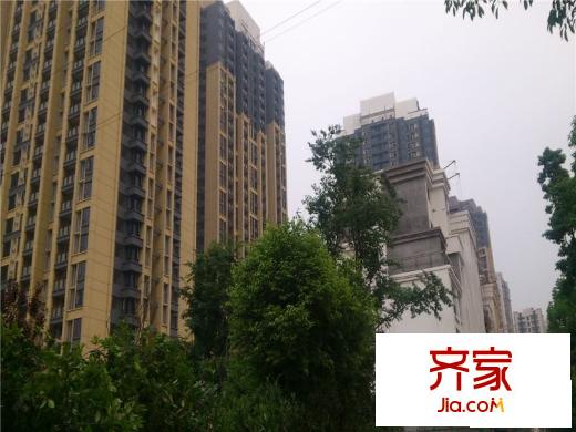 重慶總部城實(shí)景圖F1棟（2013.6.26）