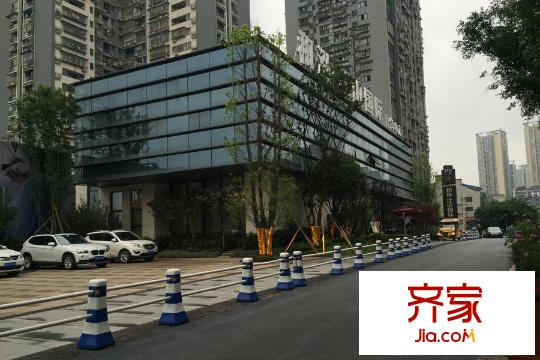 和泓江山國(guó)際售樓部外實(shí)景（2015-06-03）