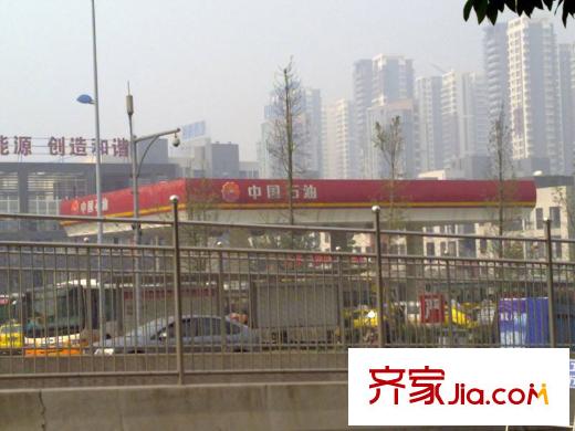 融科金湖灣周邊加油站