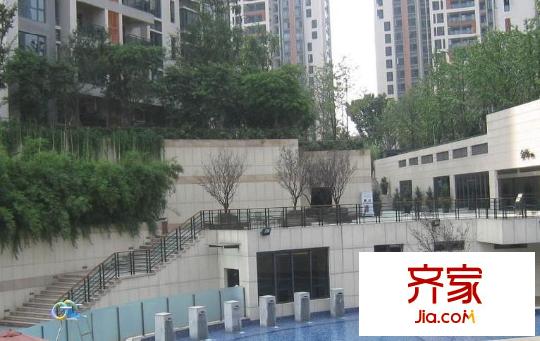 龍湖觀山水外景圖