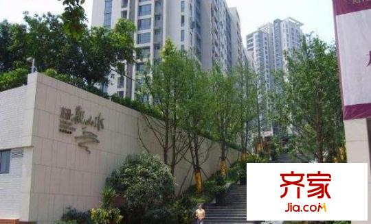龍湖觀山水外景圖