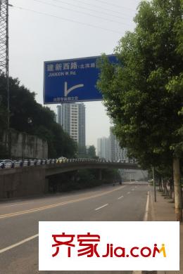 綠地海外灘周邊交通指示牌