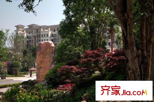 綠地海外灘項(xiàng)目周邊鴻恩寺公園
