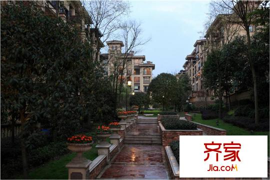 中航翡翠城小區(qū)景觀實景（2015-3）