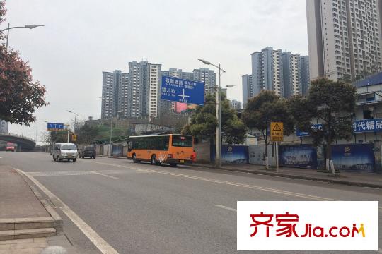 國(guó)興北岸江山東西區(qū)中間建新西路