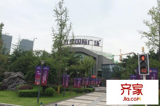 力帆紅星國際廣場玫瑰天街售樓部外部實景（2015-9）
