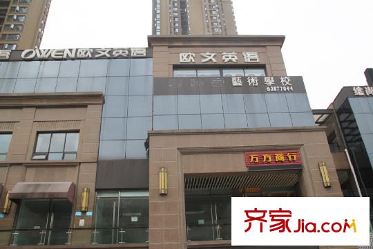 華潤二十四城社區(qū)內(nèi)萬象美食街