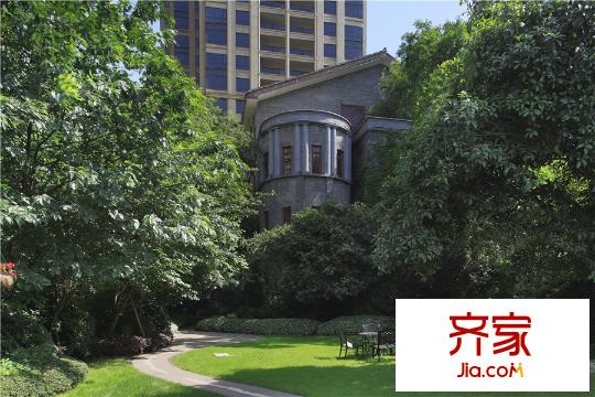 協(xié)信公館小區(qū)內(nèi)部（2015.4）