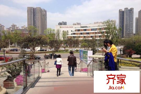 兩江春城售樓部周邊道路實(shí)景（2015.3.25）