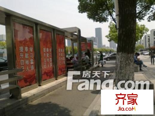 何山路小區(qū)外景圖7d5d18ac6bfb40d3b0fecd
