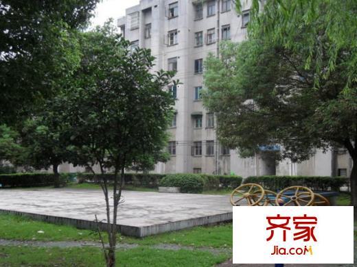 靈巖新村外景圖