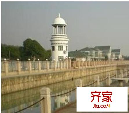 太湖春申居外景圖 