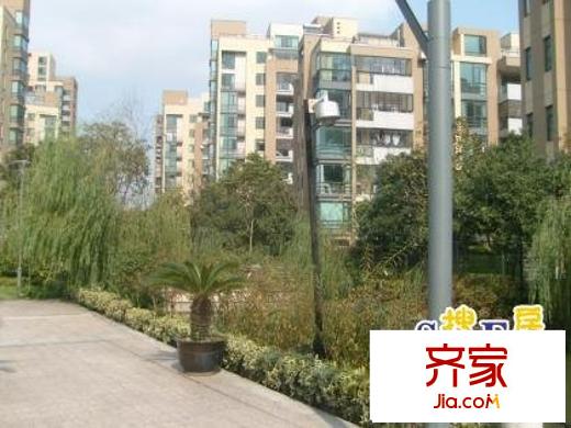 嘉業(yè)陽光假日別墅外景圖
