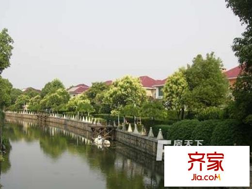 東岸綠洲半島外景圖