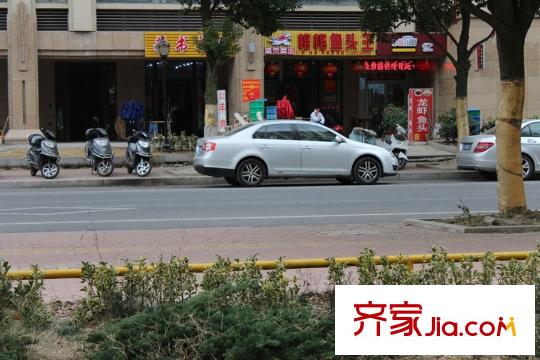 金沙富都項目向東200米青劍湖商業(yè)廣場