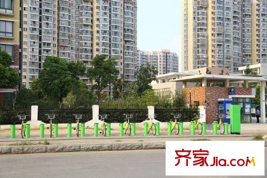 萬(wàn)科北宸之光項(xiàng)目南面500米公共自行車(chē)站臺(tái)