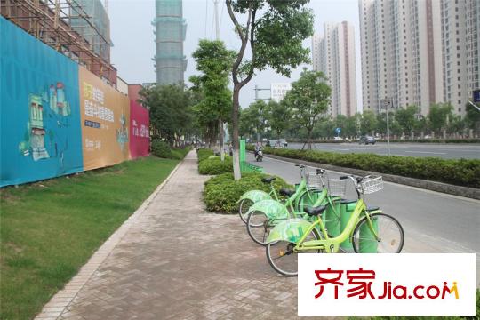 萬(wàn)科北宸之光項(xiàng)目東側(cè)500米處公共自行車(chē)點(diǎn)