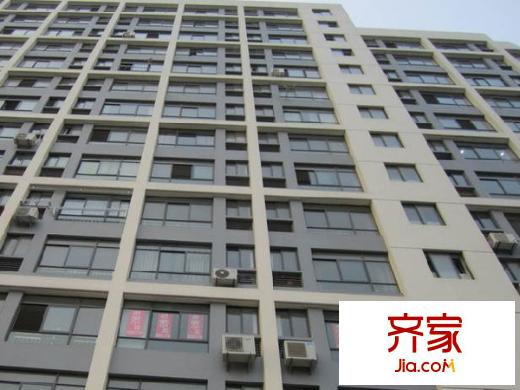 蜜蜂城外景圖