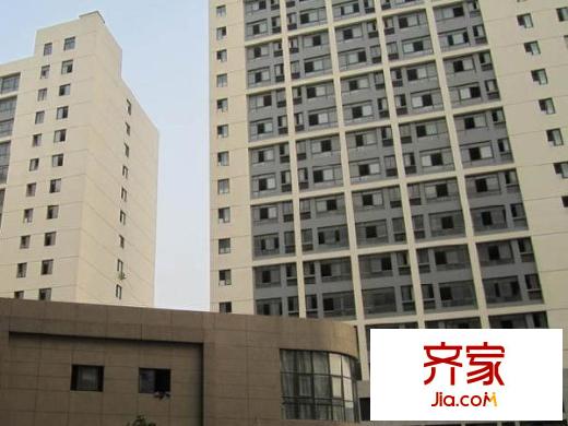 蜜蜂城外景圖