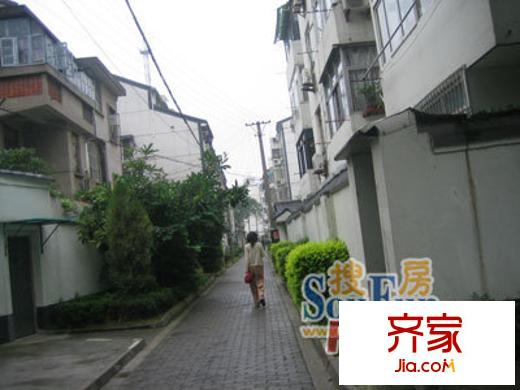 槐樹巷外景圖 