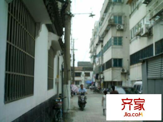 富郎中巷外景圖