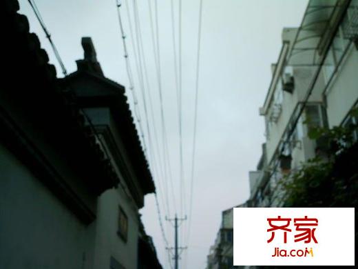 富郎中巷外景圖