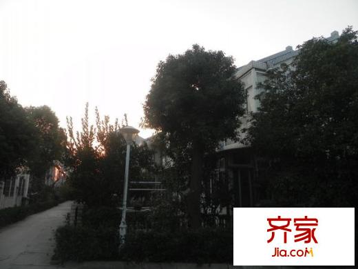 西郊花園外景圖 