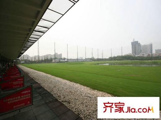 東方國際廣場高爾夫練習場