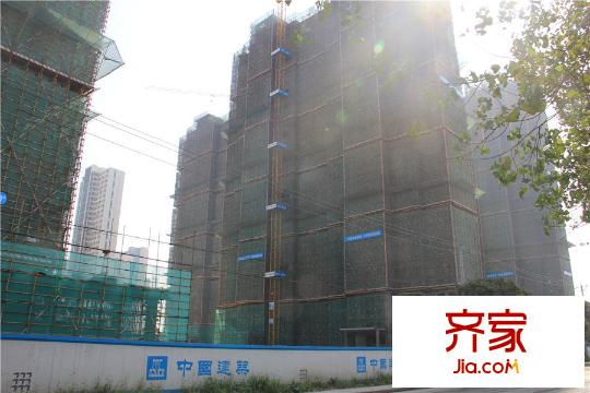 九方城昆北路上的施工現(xiàn)場（2014-11-05）