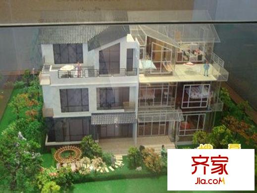 鴻運華庭